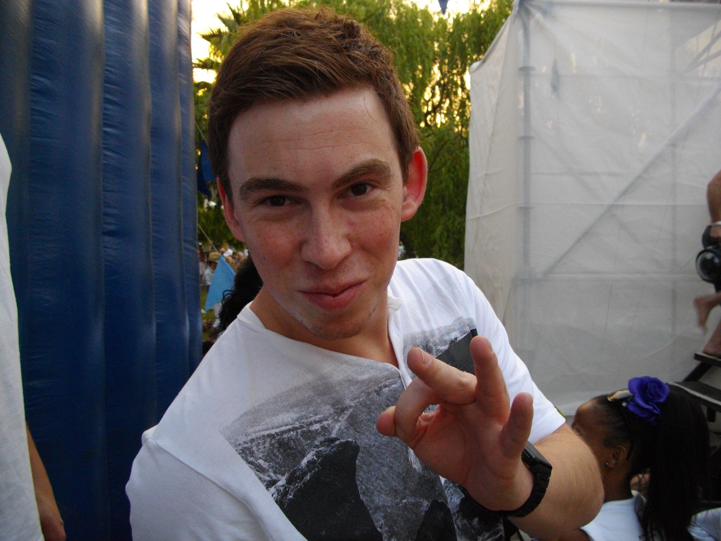 The 36-year old son of father Cor van de Corput and mother Anneke van de Corput Hardwell in 2024 photo. Hardwell earned a 9.5 million dollar salary - leaving the net worth at 14 million in 2024